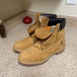 Timberlands ( Size 10) IN HOUSTON !
