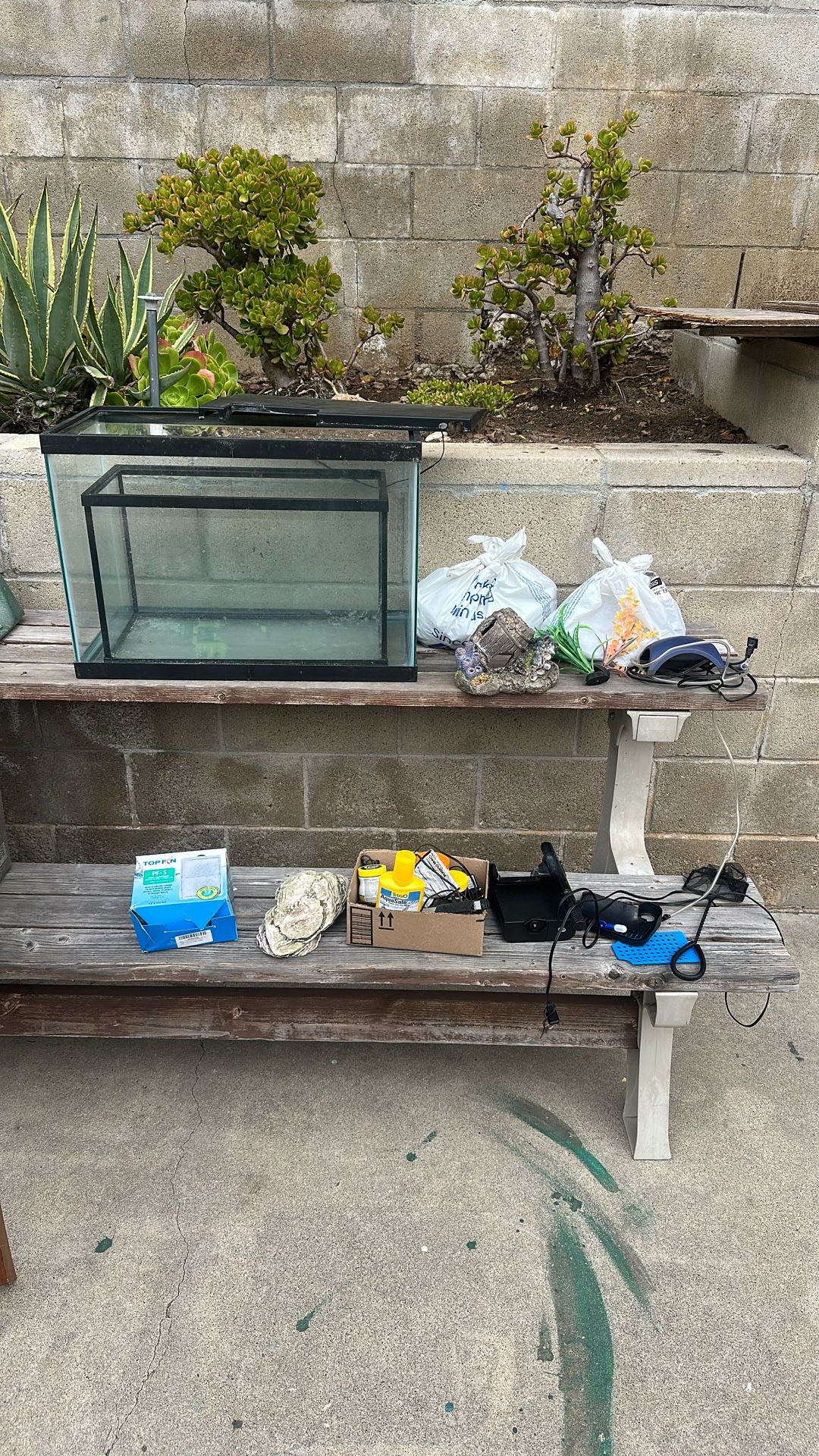 25 & 15 Gallon Aquarium w/supplies