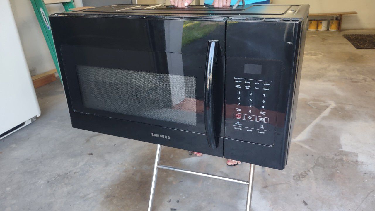 Microwave And  Stove And Refrigerator 