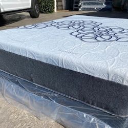 Full Bamboo Hybrid Cooling Gel Memory Foam Mattress!!