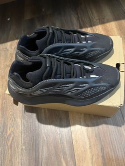 Yezzy 700 Dark Glow 