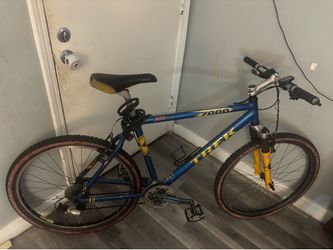 Trek 7000 bike 9speed frame aluminum