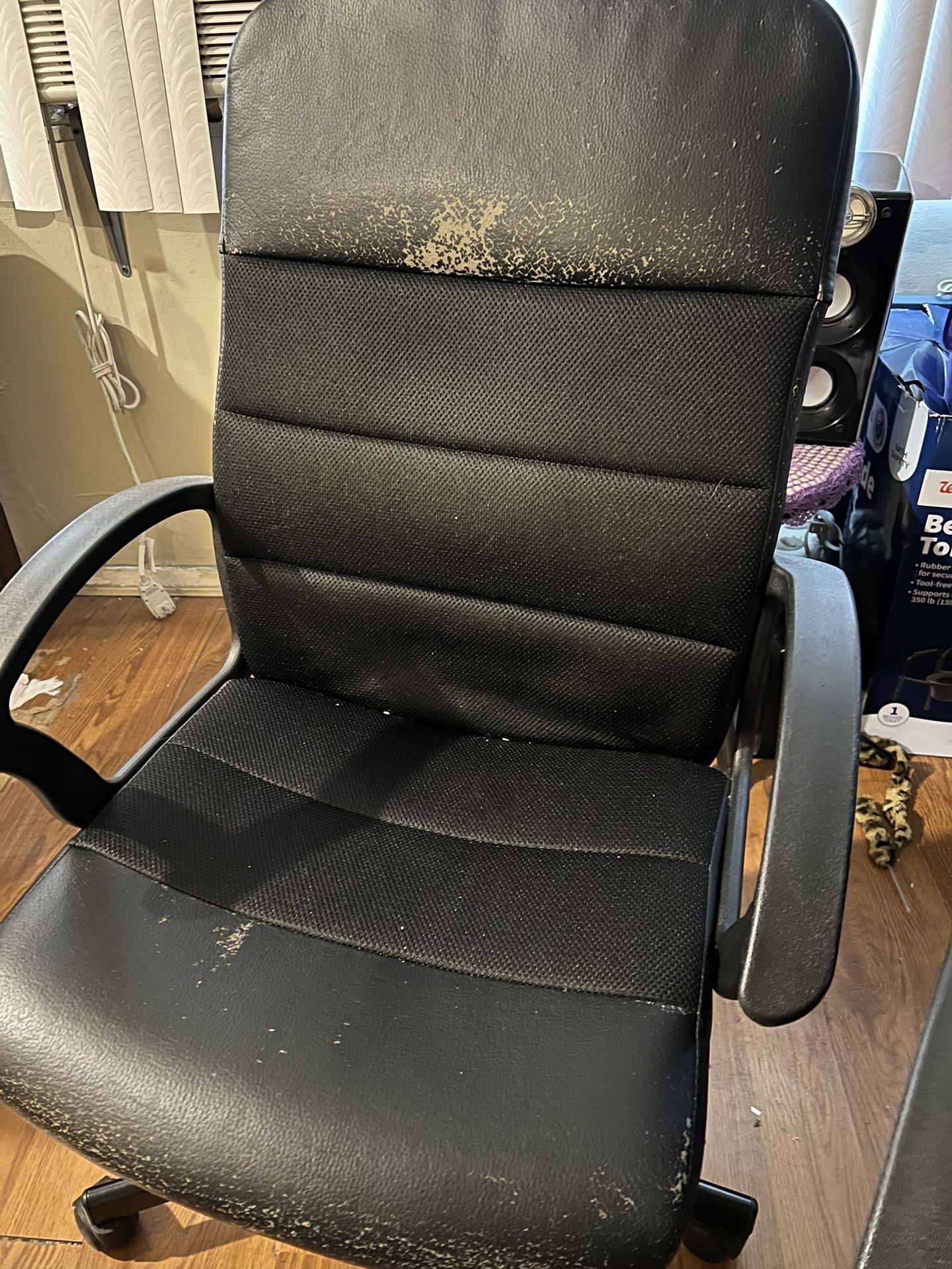 2 Rolling Chairs