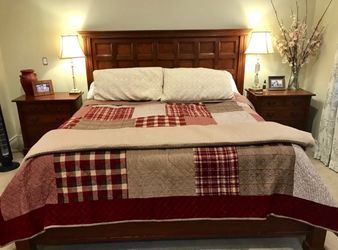 Stickley Valley Forge King Panel Bed & 2 Matching Nightstands – Kingston Finish