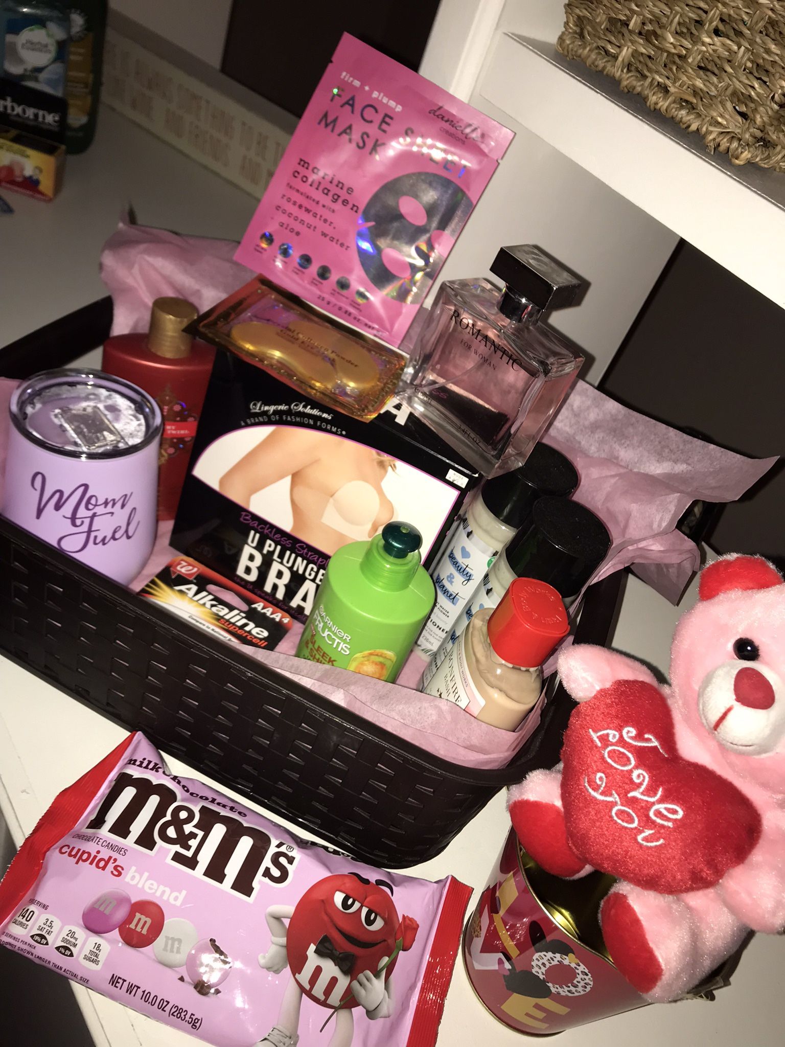 Women’s Valentines Bundle Basket