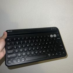 Multi-device Bluetooth keyboard, Jelly Comb Rechargeable Wireless