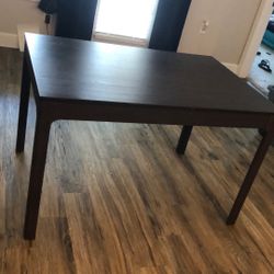 Dining table - Extendable