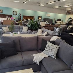 Classic Lesley Sectional (Grey)