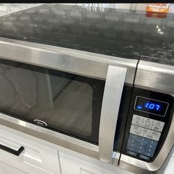 Oster MICROWAVE 1100 Watt