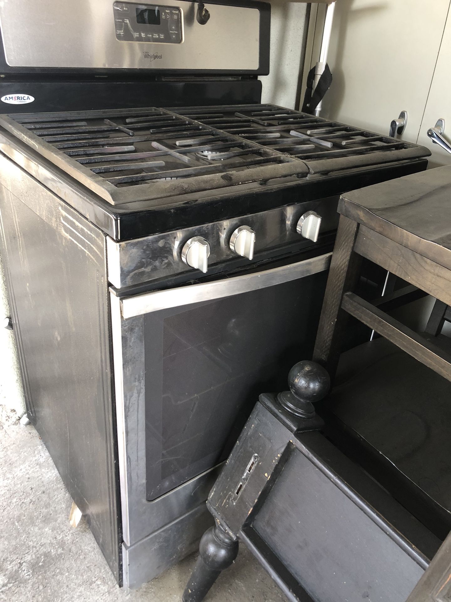 Five burner stove Whirlpool