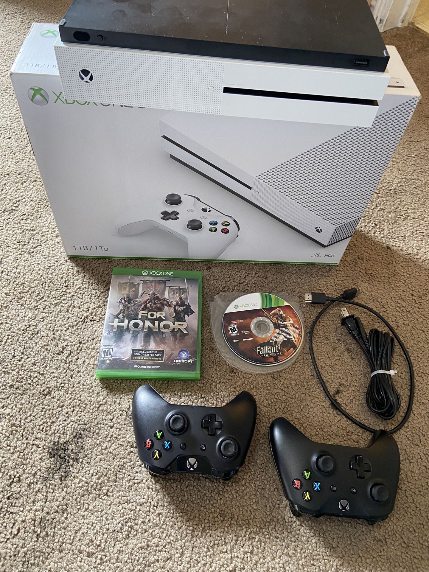 X Box One S 