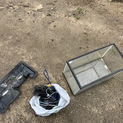 10 Gal Fish tank With Accessories 