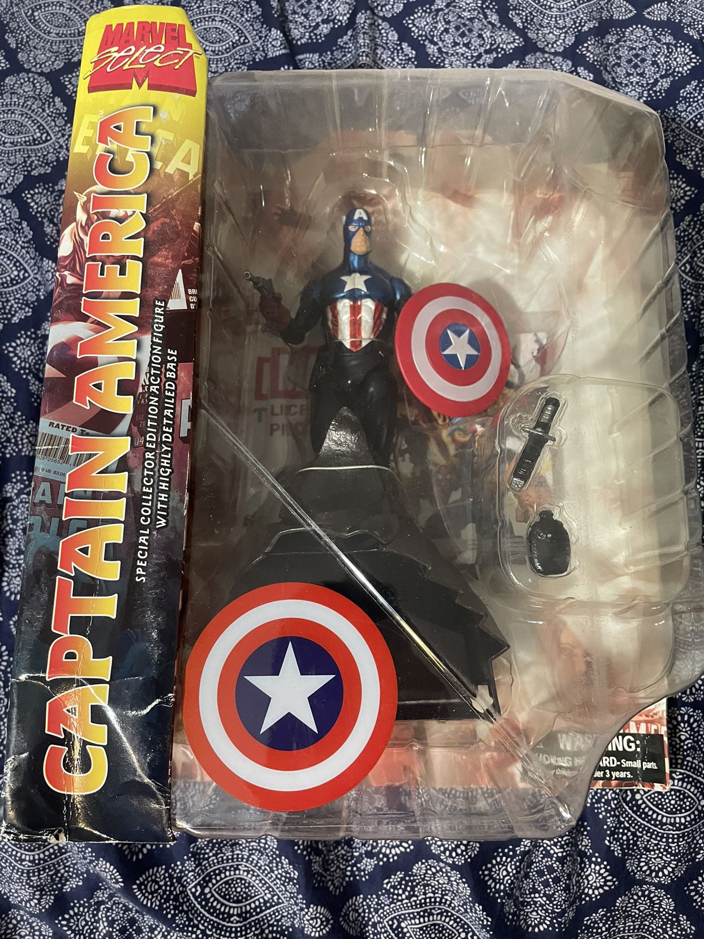 Marvel Select “captain America”