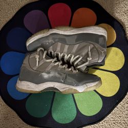 cool grey 11s - size 10