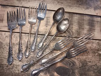 Solid sterling silver Reed & Barton flatware ((9 pieces))