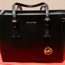 NWT MICHAEL KORS TOTE HANDBAG!