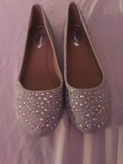 Silver flat shoe