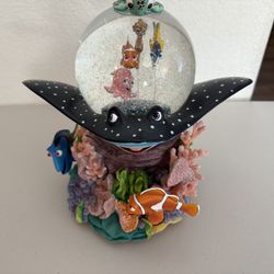 Vintage Disney Snow globe 