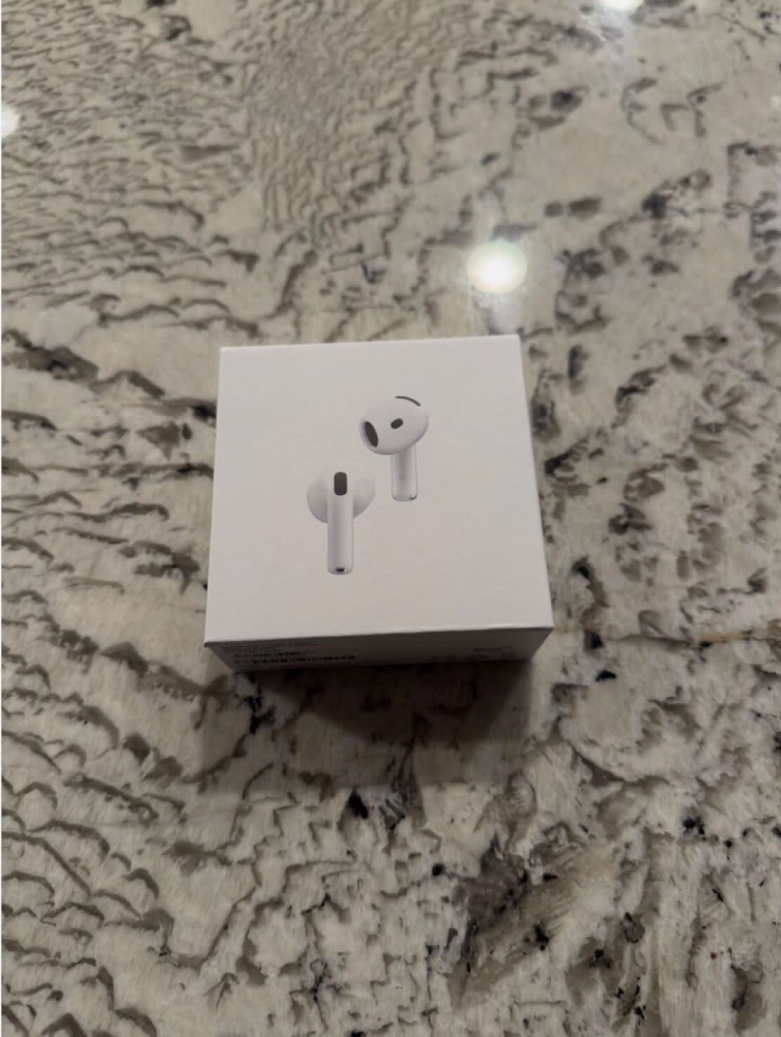 Apple Airpods 4 (with ANC)