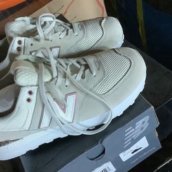New Balance Women’s Shoes Size 9