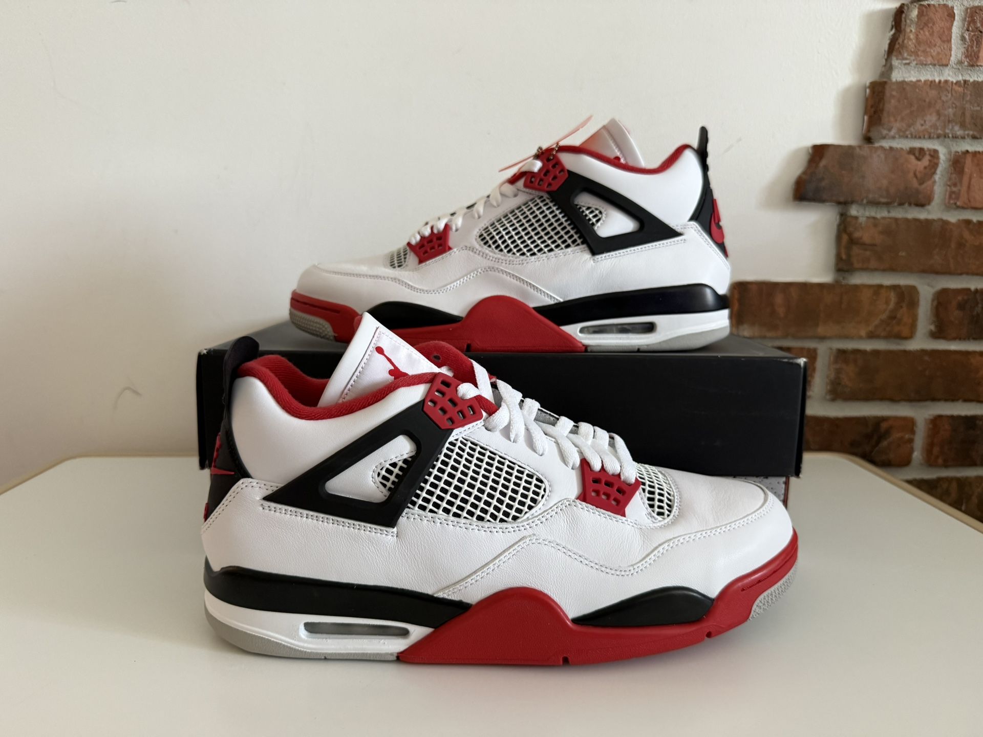 Air Jordan 4 Fire Red Size 12, 13