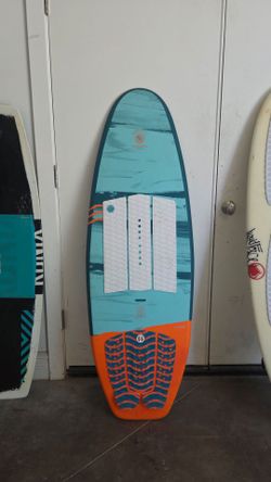 2022 Hyperlite satellite wakesurf board