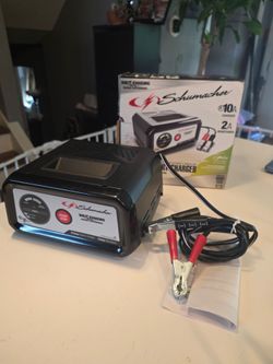 Schumacher SC1282 10-Amp 12V Fully Automatic Battery Charger and Maintainer