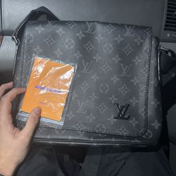 Louis Vuitton Messenger Bag/ Satchel