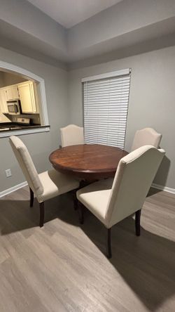 Dining Table w/ chair set