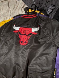 Bulls bomber jacket