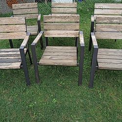 heavy outdoor wood chairs just needs to be repainted $40 each chair