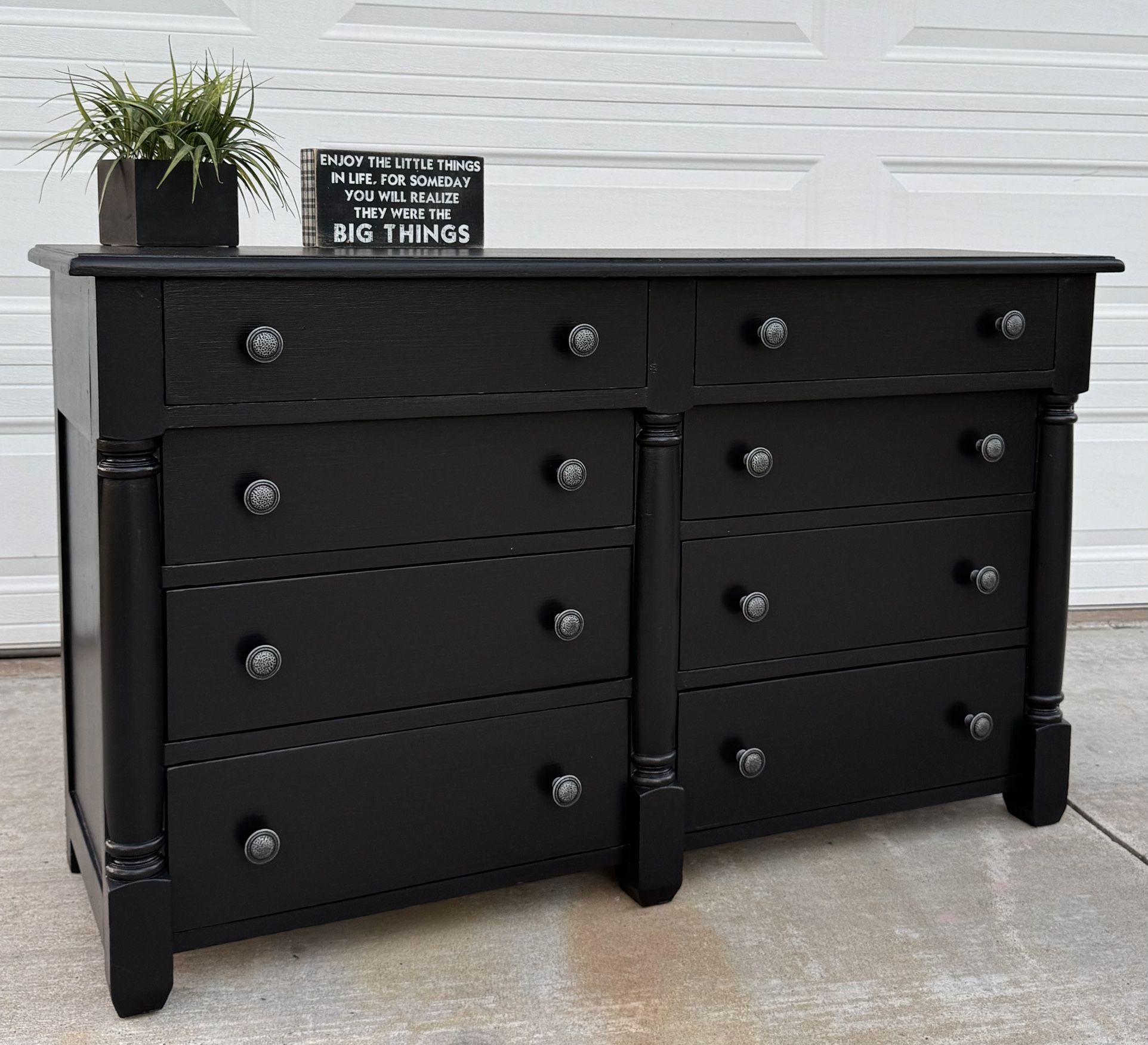 Gorgeous Black 8-Drawer Wood Dresser