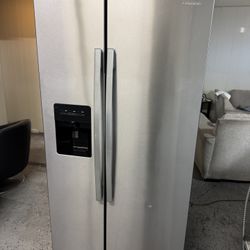 Amana Stainless Steel Side By Side Refrigerator