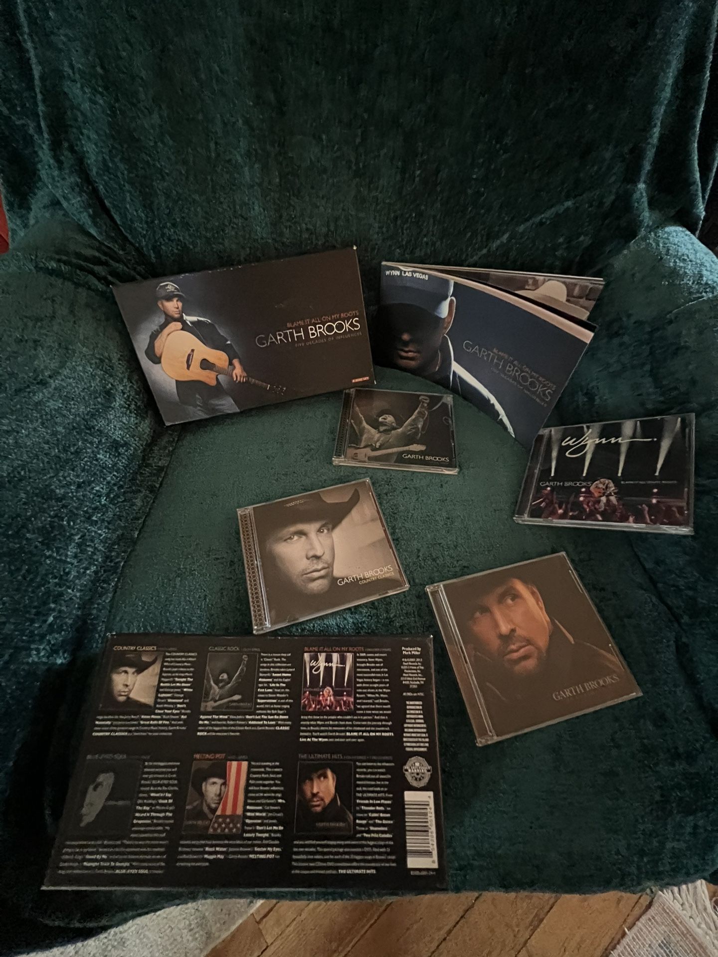 Garth Brooks Blame It All On My Roots Five Decades Of Influences 8 Disc Box Set 6CD + 2Dvd + booklet