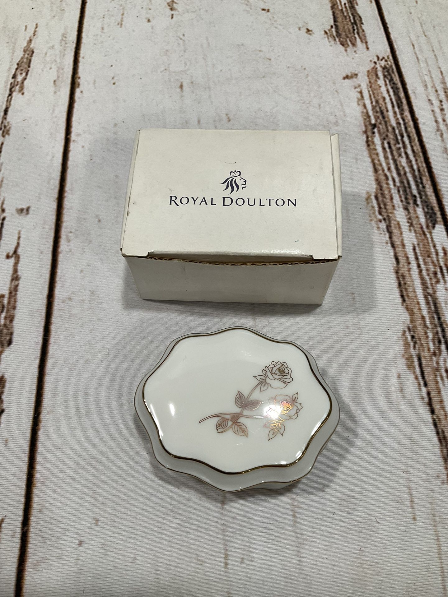 NEW ROYAL DOULTON TRINKET BOX