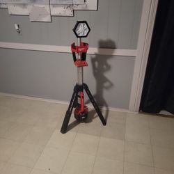 Milwaukee Tower Light M18