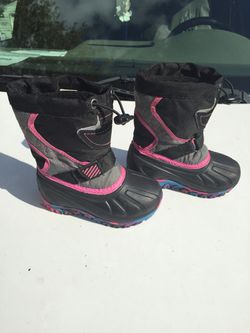 Little girl snow boots size 5