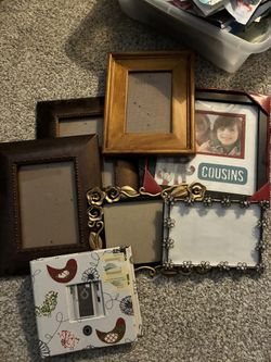 7 Frames, 1 Photo book & 2 Holders