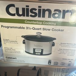 Crock pot or slow cooker brand new in the box