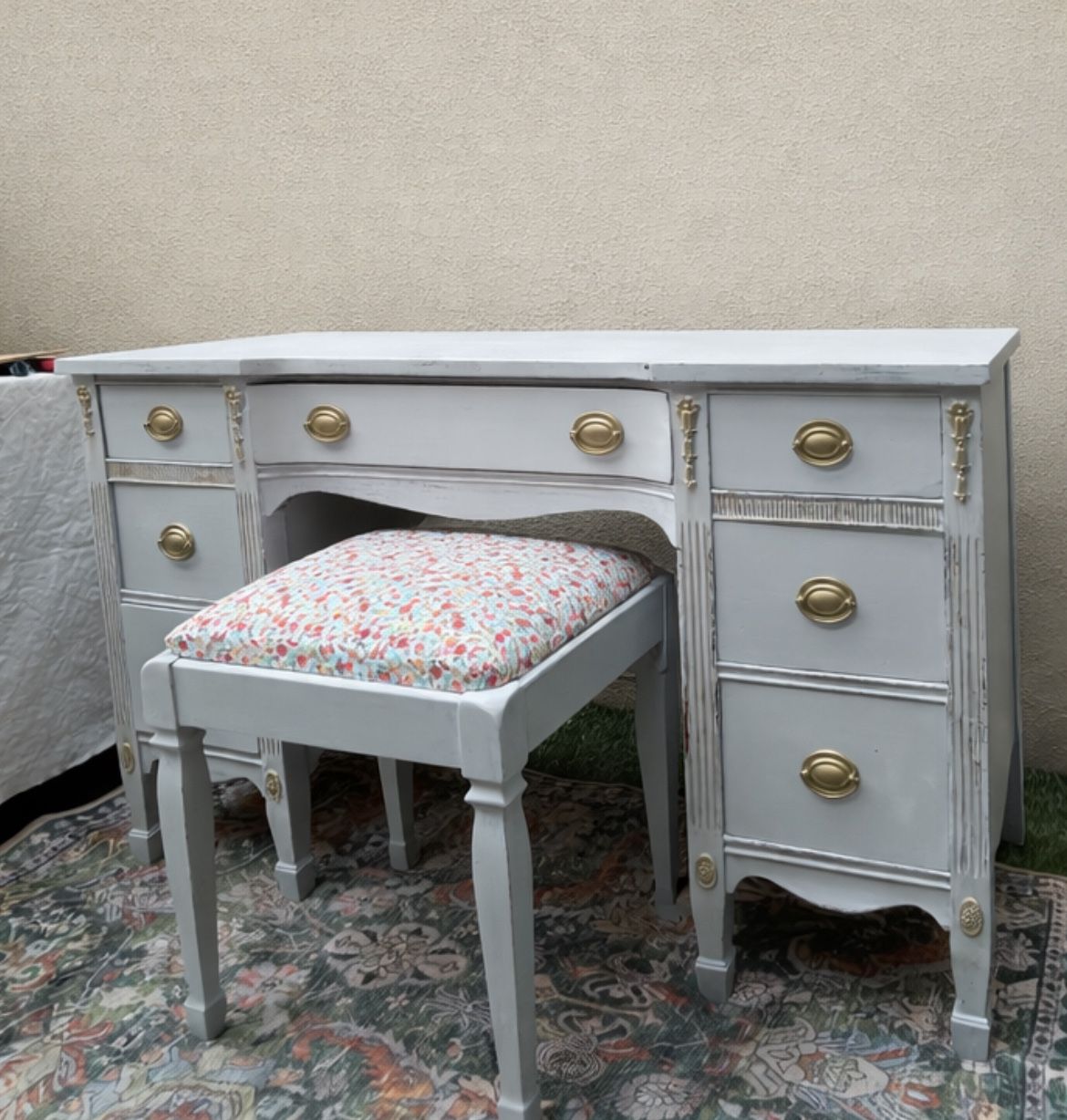 Vanity / provincial desk