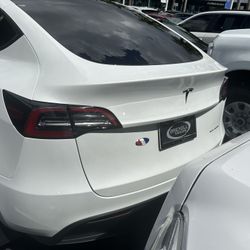 Tesla 2023 Y Long Range 