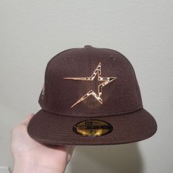 Brand New Houston Astros Cow print fitted Size 7 1/8 Ds $80