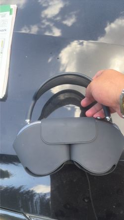 Air pod maxes