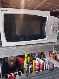 Magic Chef Countertop Microwave White