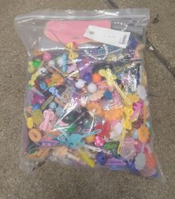 7 LB'S OF HAIR BARRETTES