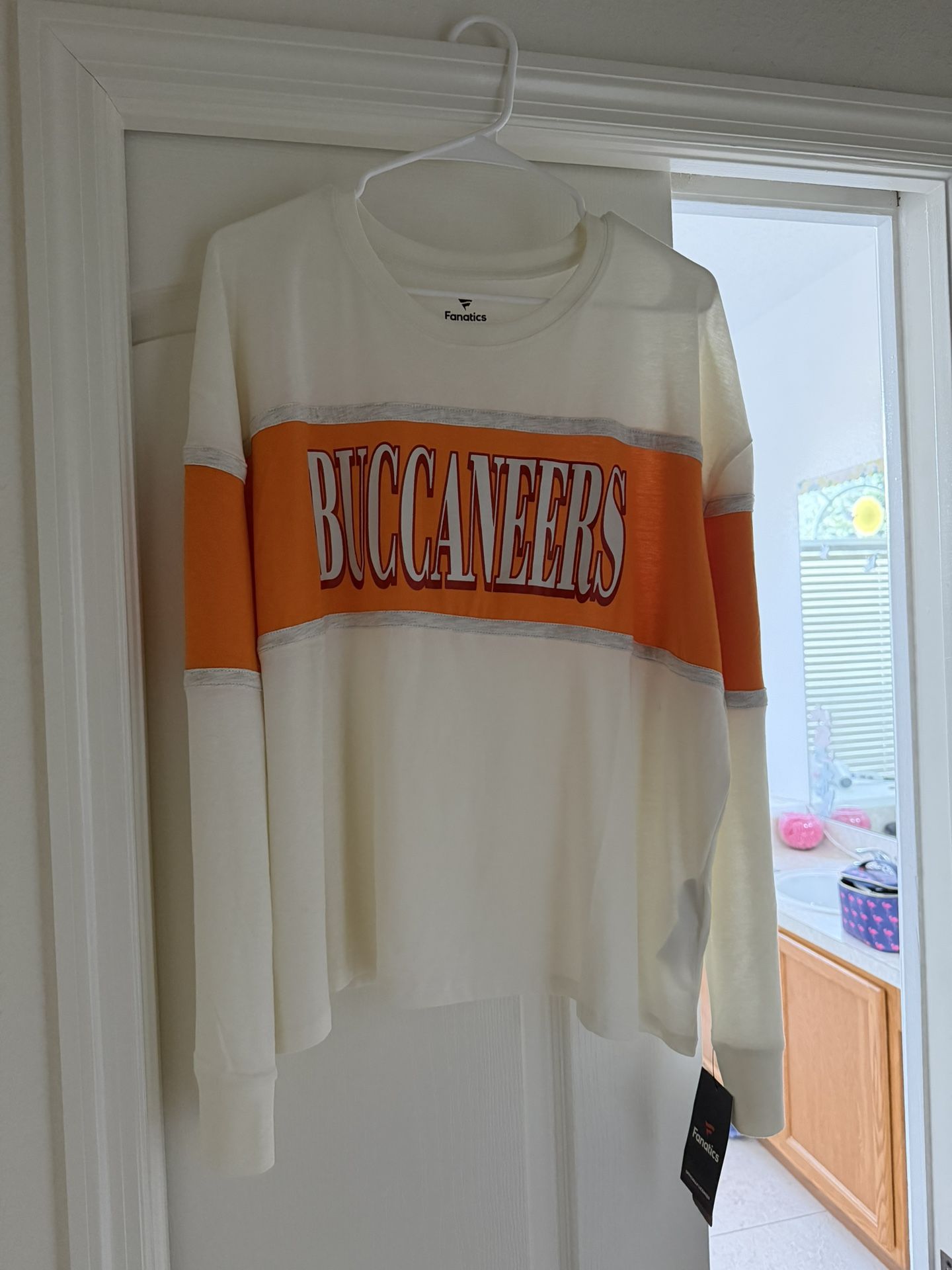 Tampa Bay Buccaneers Women’s 2X Long sleeve Tee 