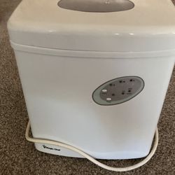 Magic Chef ice maker