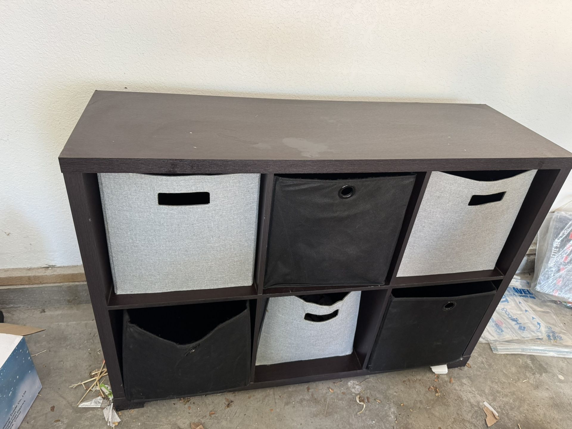 6-Cube Storage Organizer Shelf with Baskets