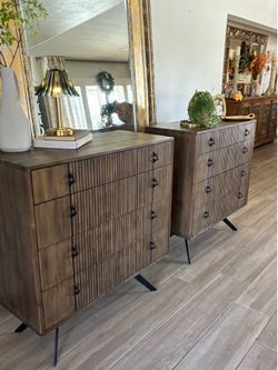 Chest drawer/ Dresser / nightstands
