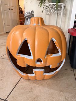 HALLOWEEN DECORATIONS